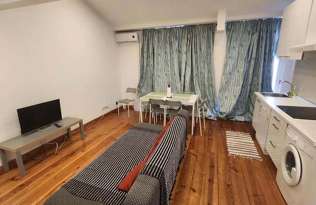 Daora Lisbon Low Cost Hostel-1