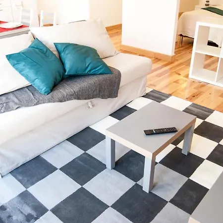 Daora Lisbon Low Cost Hostel-3