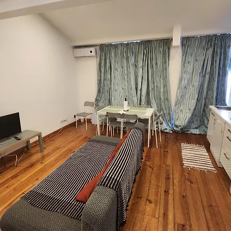 Daora Lisbon Low Cost Hostel-2